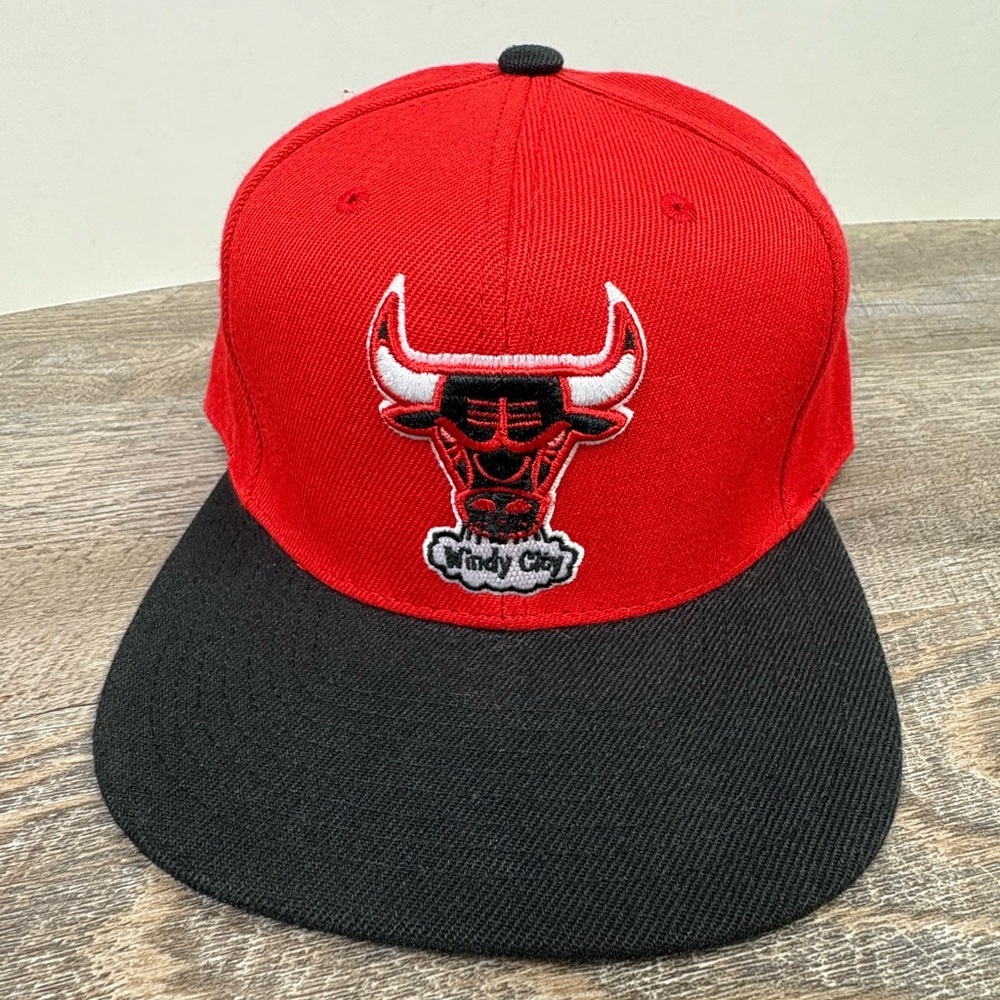 Chicago Bulls Mitchell & Ness Hardwood Classics Team Two-Tone 2.0 Snapback Hat